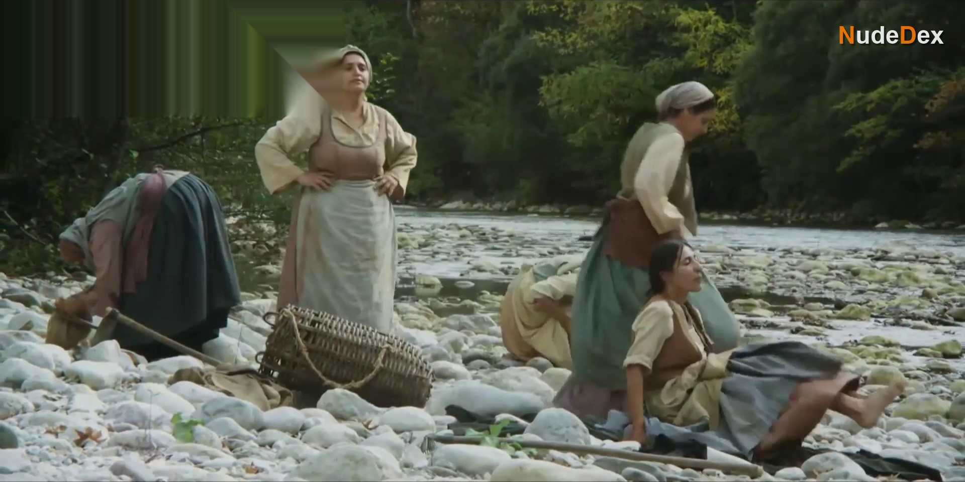 Amalia Kavali in The Innocents, photo 3
