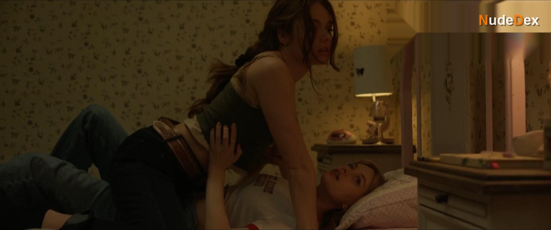 Amanda Fix in Lowlifes, photo 1