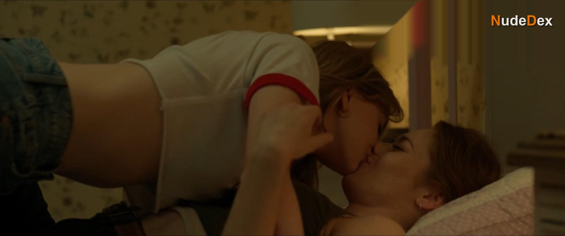 Amanda Fix in Lowlifes, photo 2