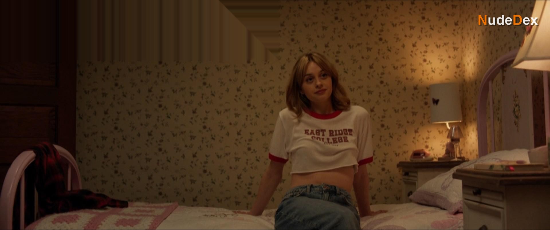 Amanda Fix in Lowlifes, photo 4