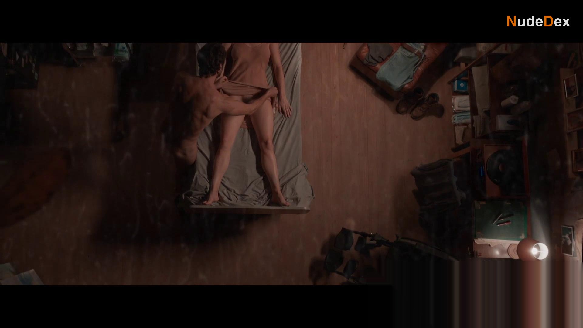 Amanda Goldsmith in The Sleeping Woman, photo 2