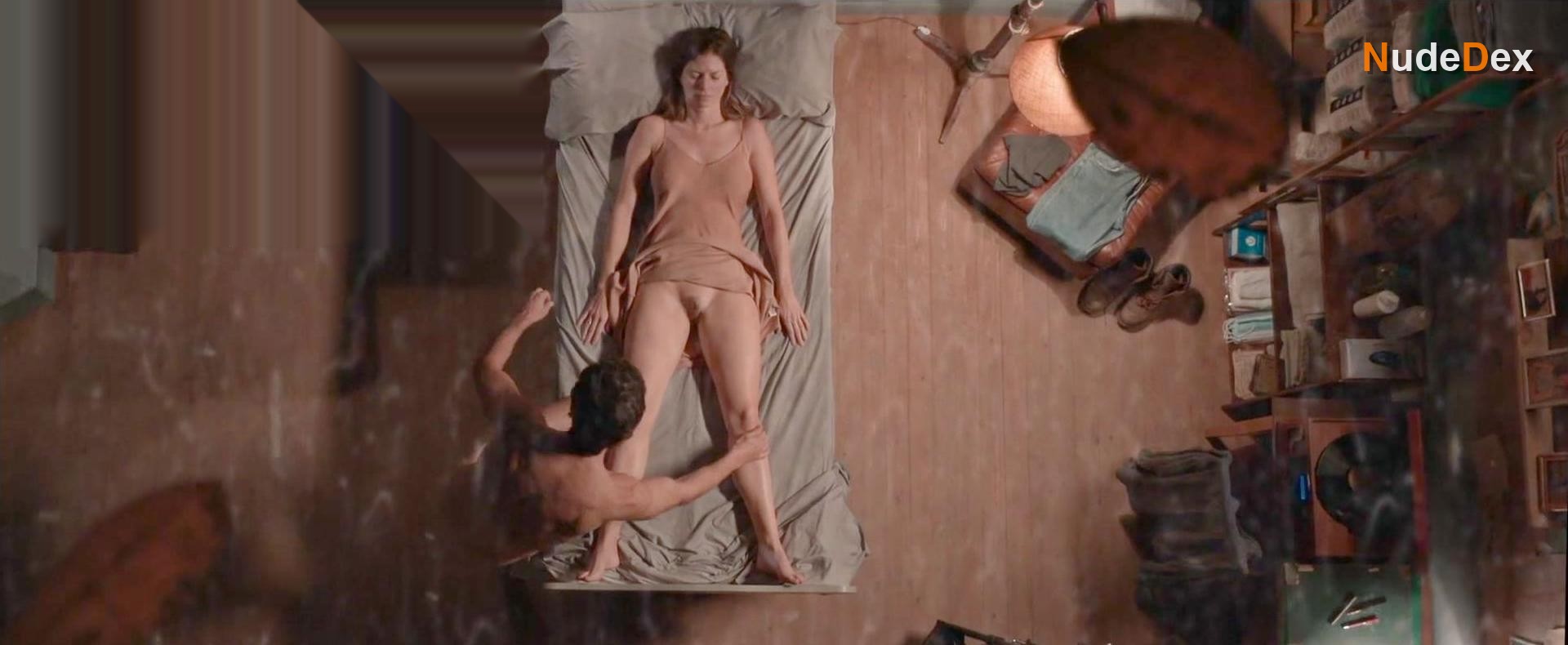 Amanda Goldsmith in The Sleeping Woman, photo 3