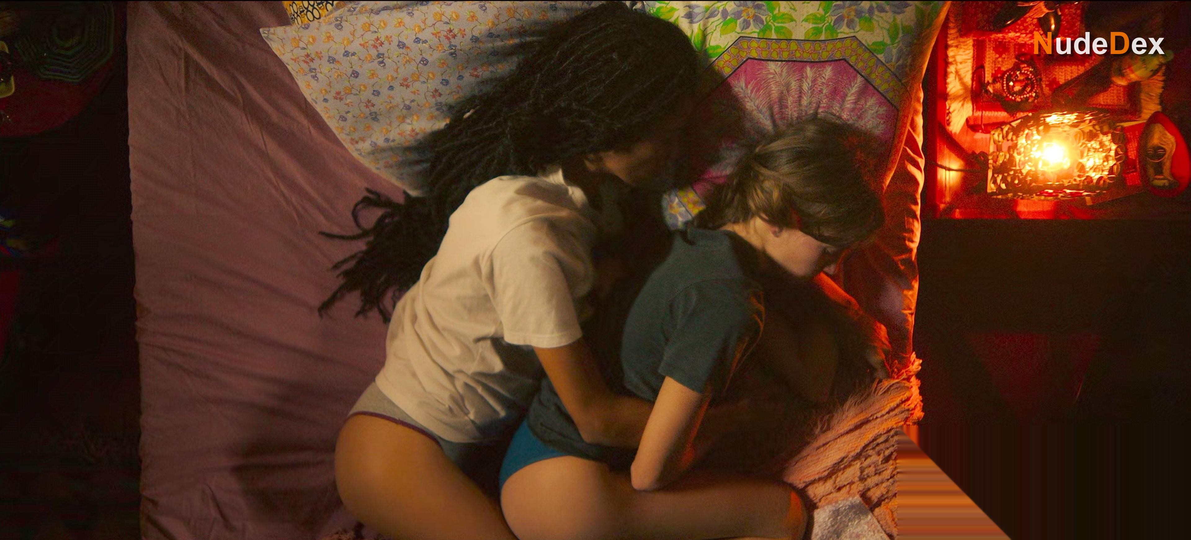Amandyra in Divided Youth, photo 6