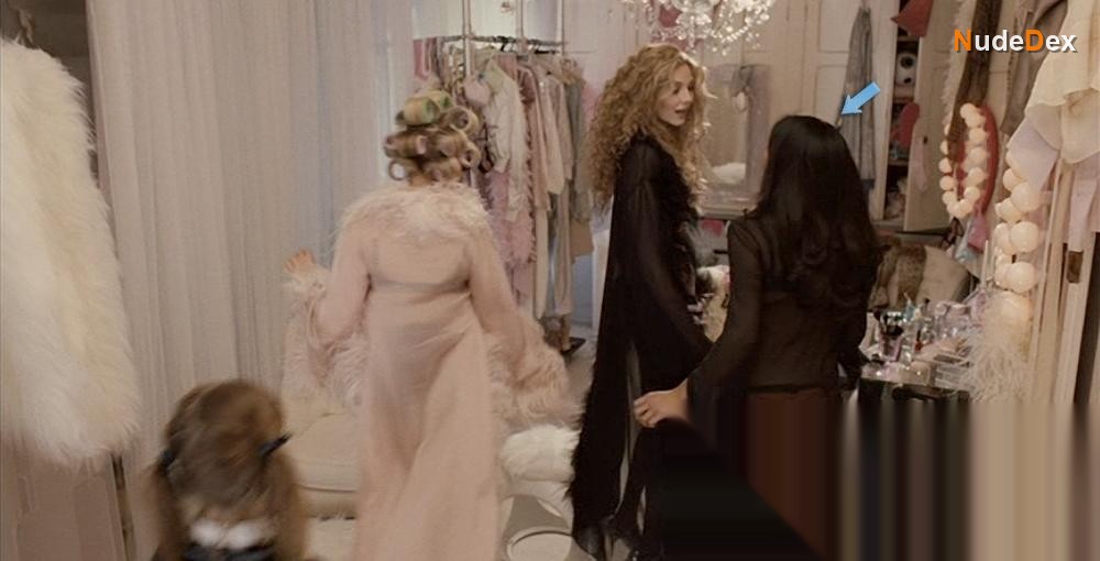 Amara Karan in St Trinian S, photo 2