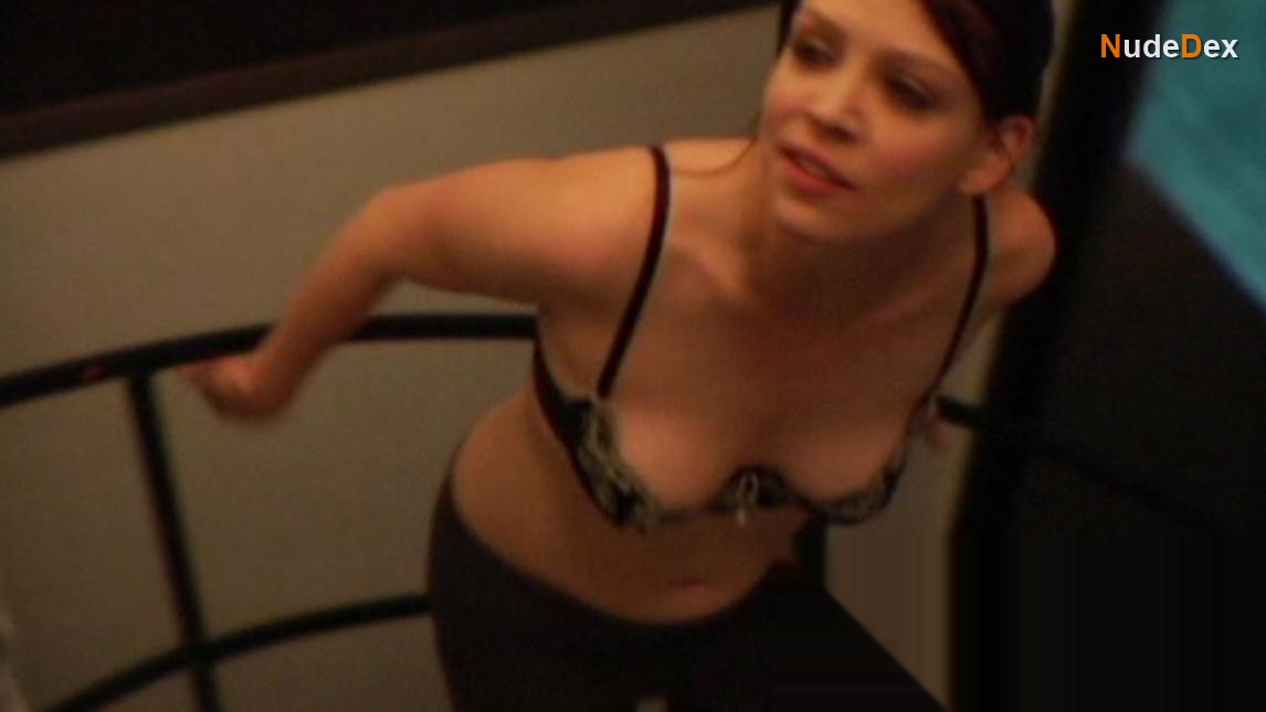 Amber Benson in Strictly Sexual, photo 3