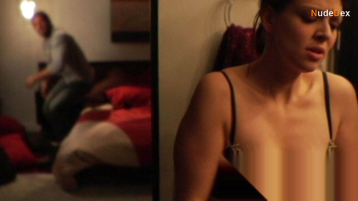 Amber Benson in Strictly Sexual, photo 4