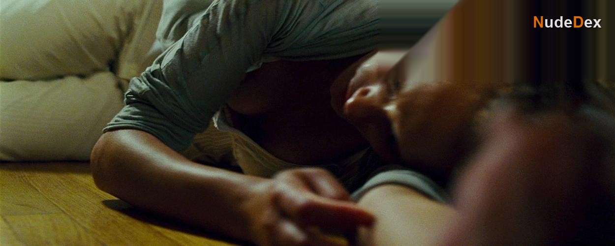 Amber Valletta in Transporter 2, photo 1