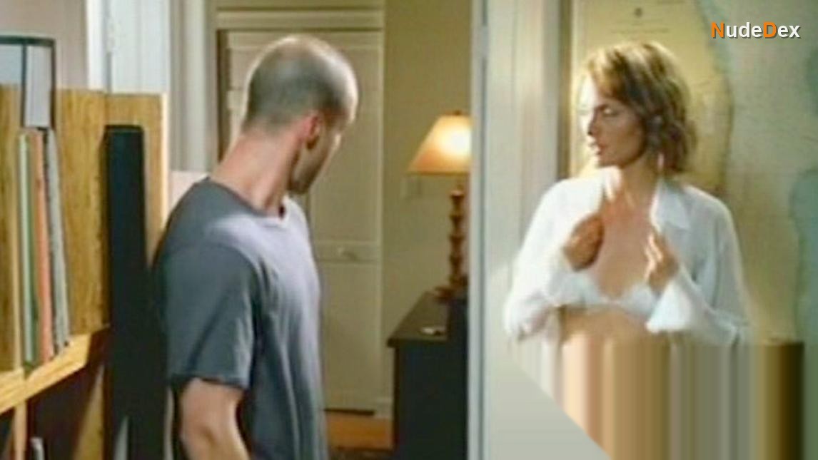 Amber Valletta in Transporter 2, photo 3