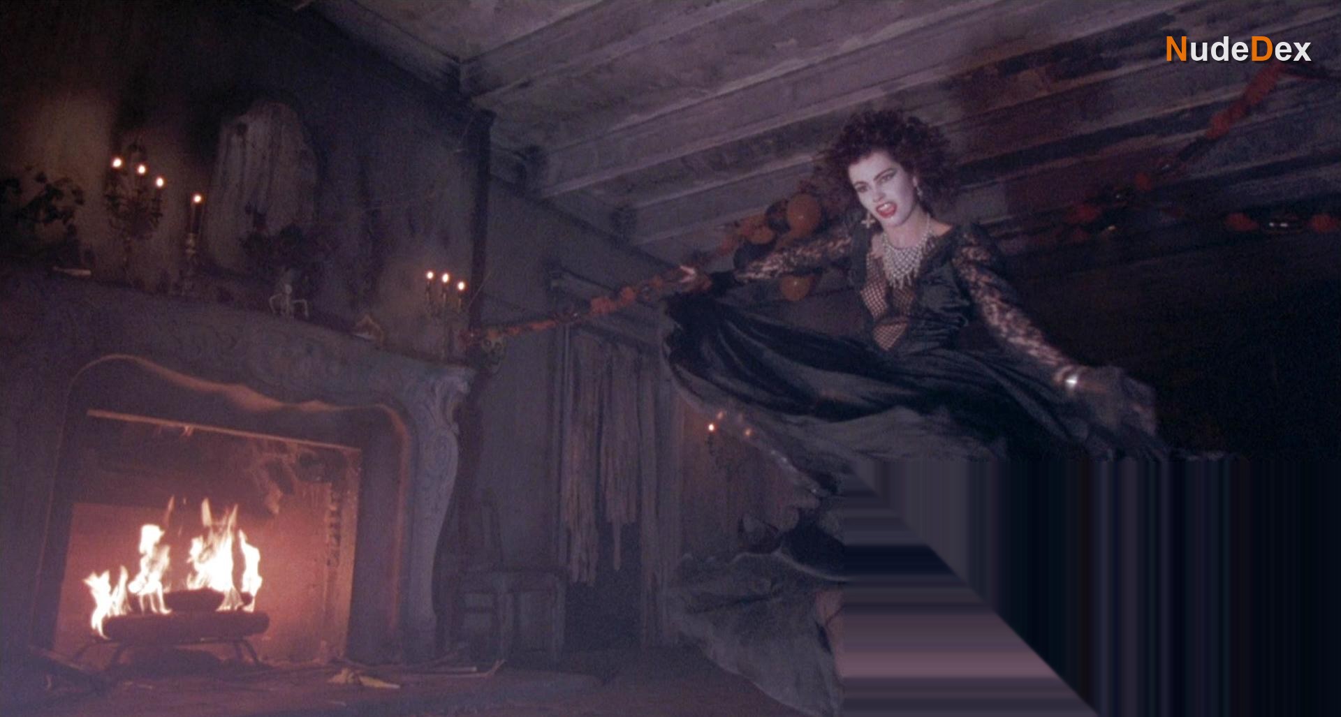 Amelia Kinkade in Night Of The Demons, photo 4