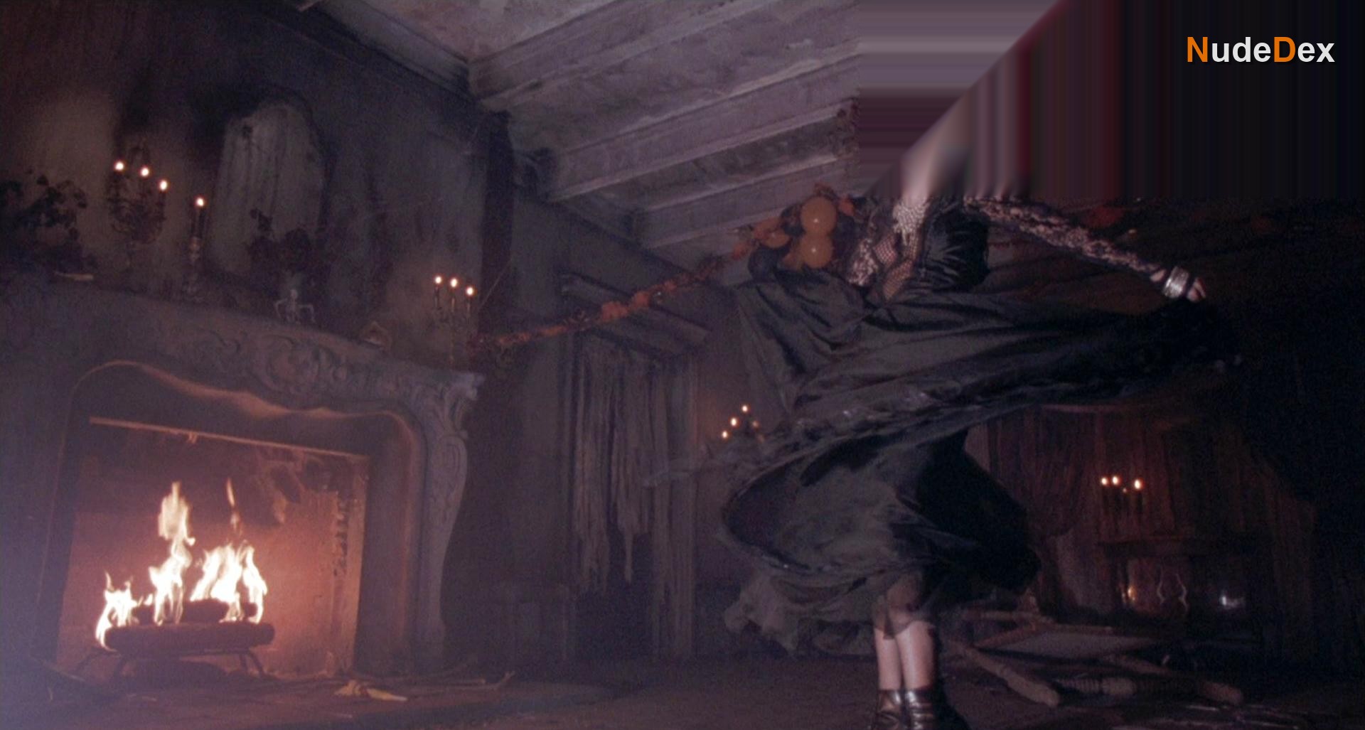 Amelia Kinkade in Night Of The Demons, photo 8
