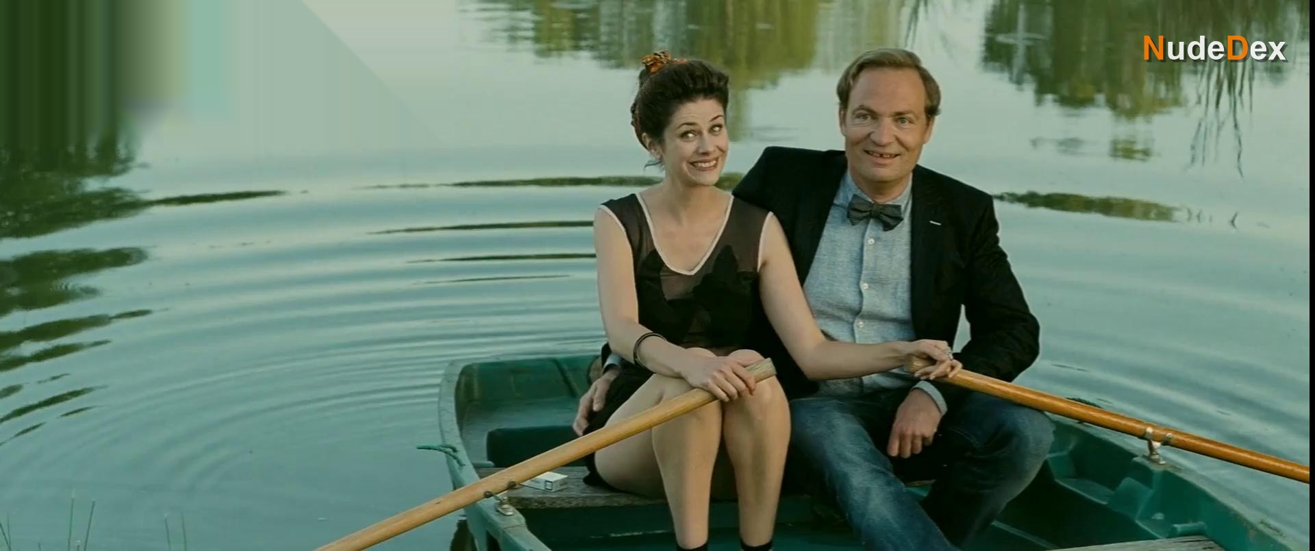 Amelie Glenn in It Boy, photo 2