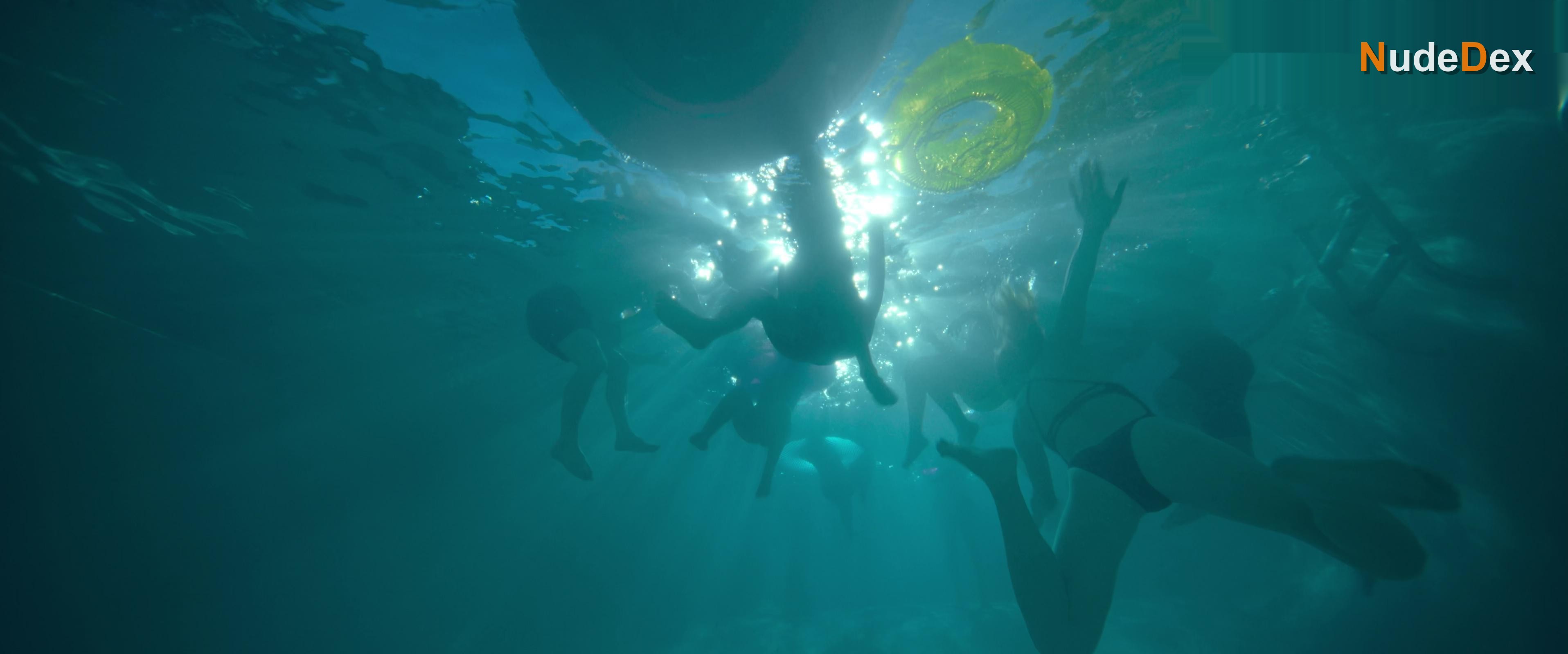 Amelie Hoeferle in Night Swim, photo 7