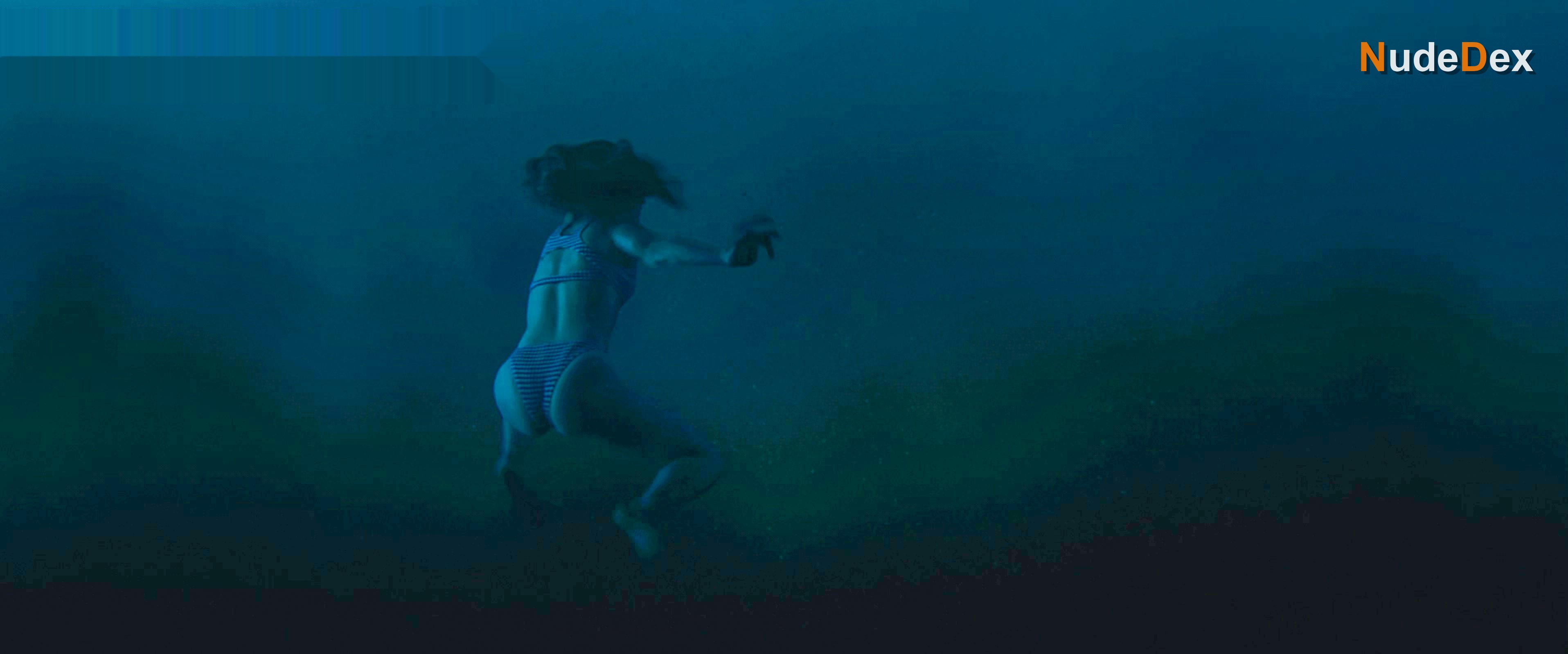 Amelie Hoeferle in Night Swim, photo 19