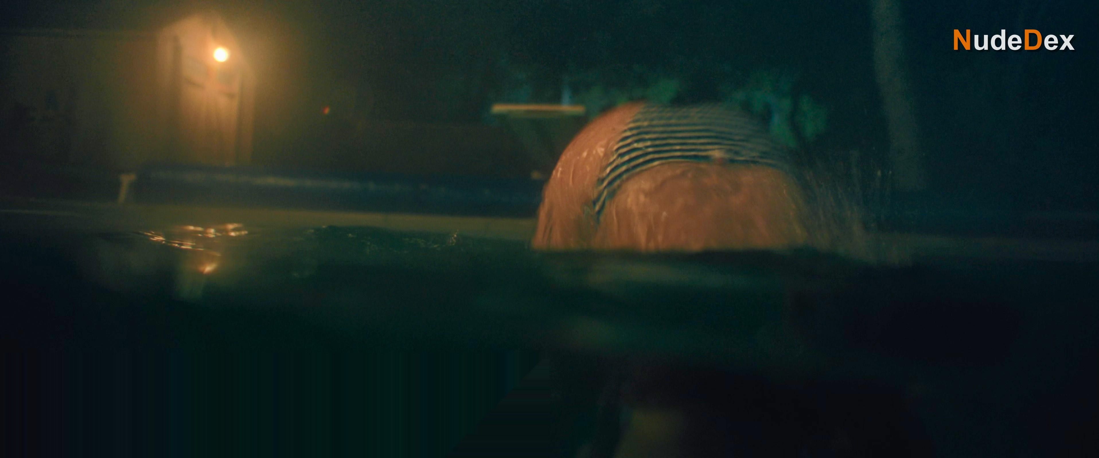 Amelie Hoeferle in Night Swim, photo 20
