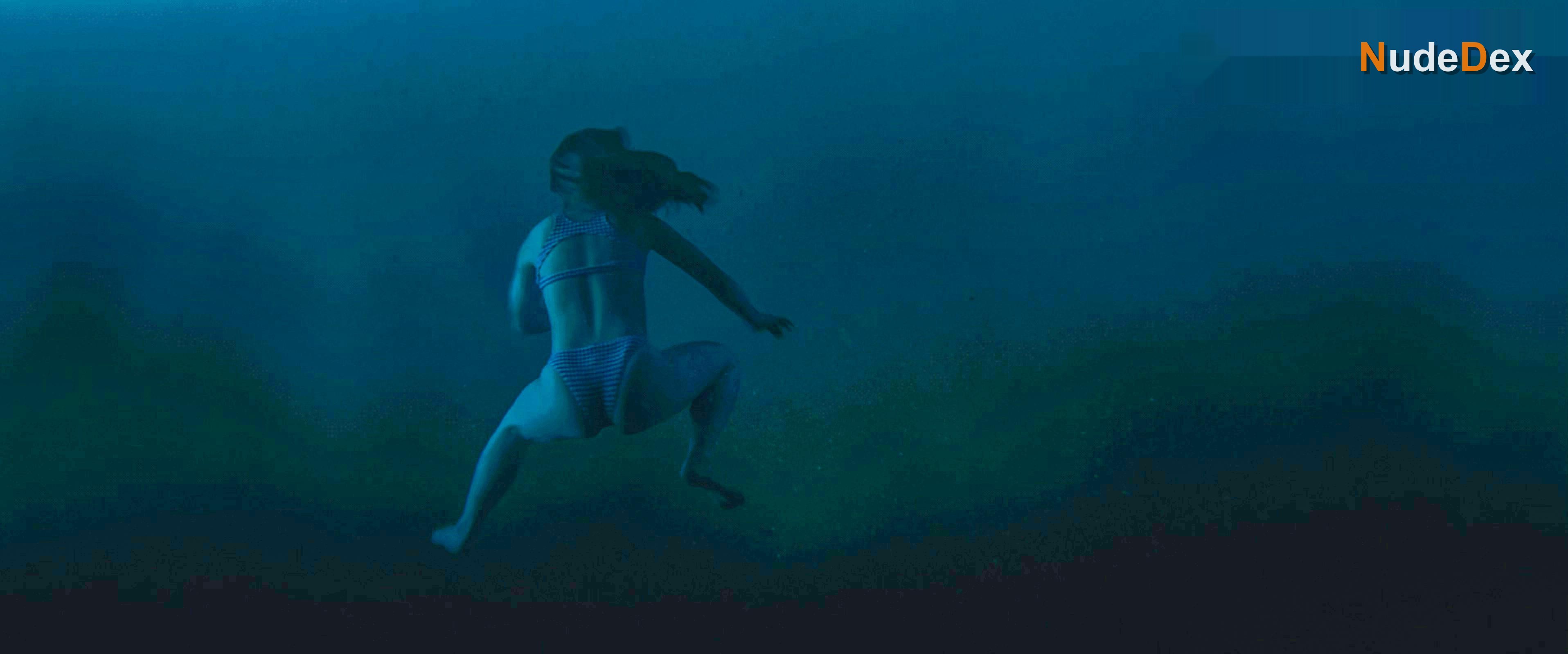 Amelie Hoeferle in Night Swim, photo 21