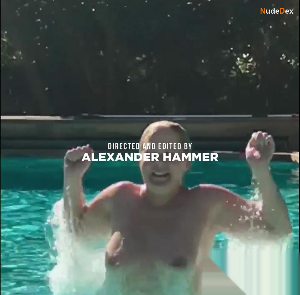Amy Schumer in Expecting Amy, photo 4