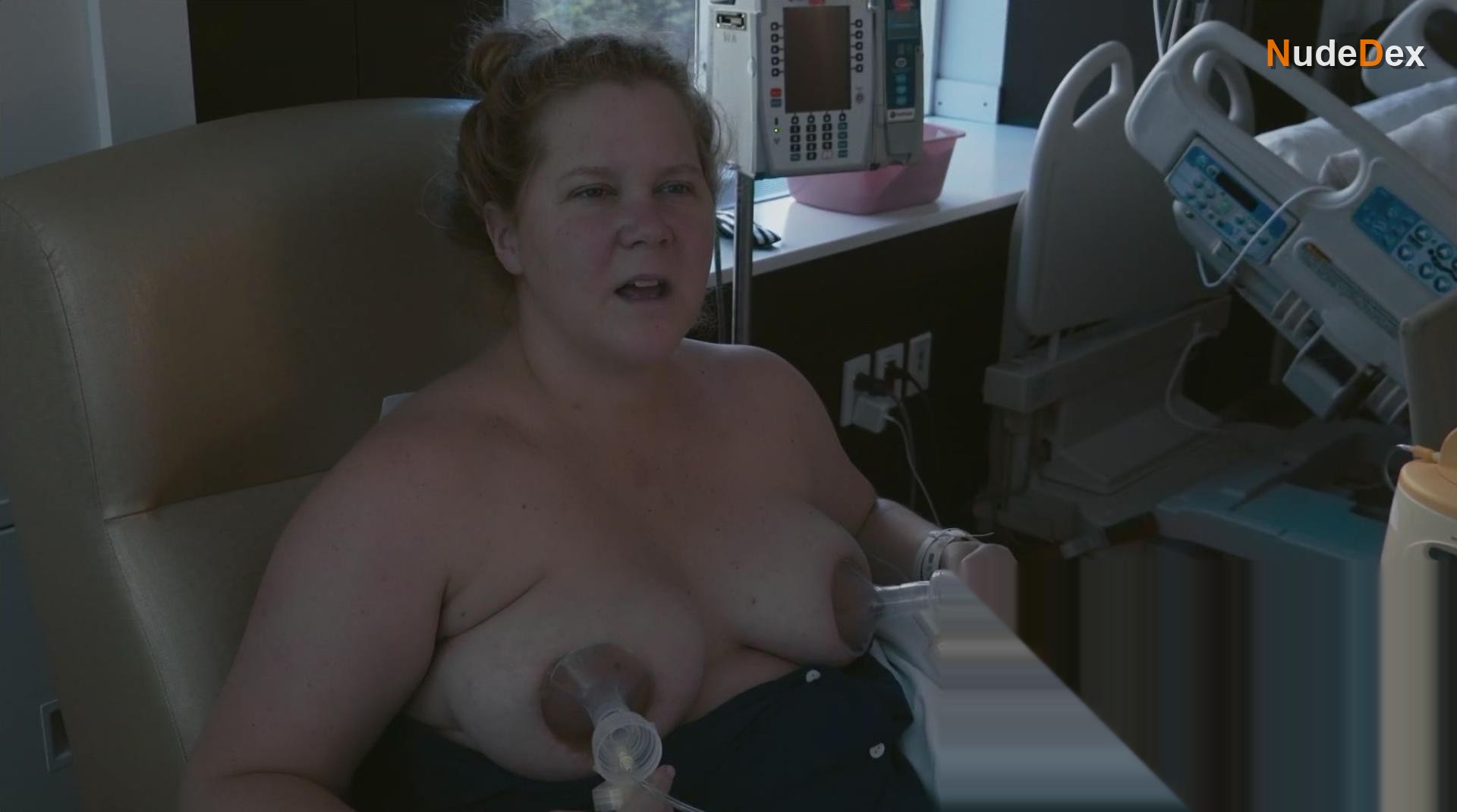 Amy Schumer in Expecting Amy, photo 8