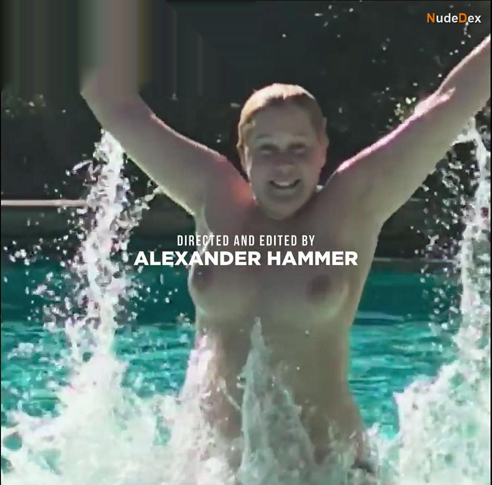 Amy Schumer in Expecting Amy, photo 17