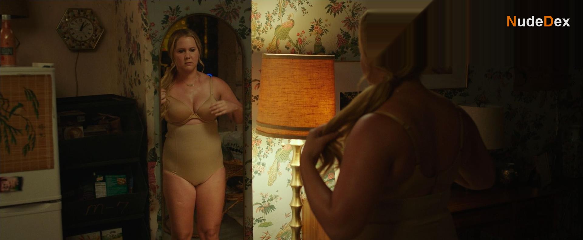 Amy Schumer in I Feel Pretty, photo 6