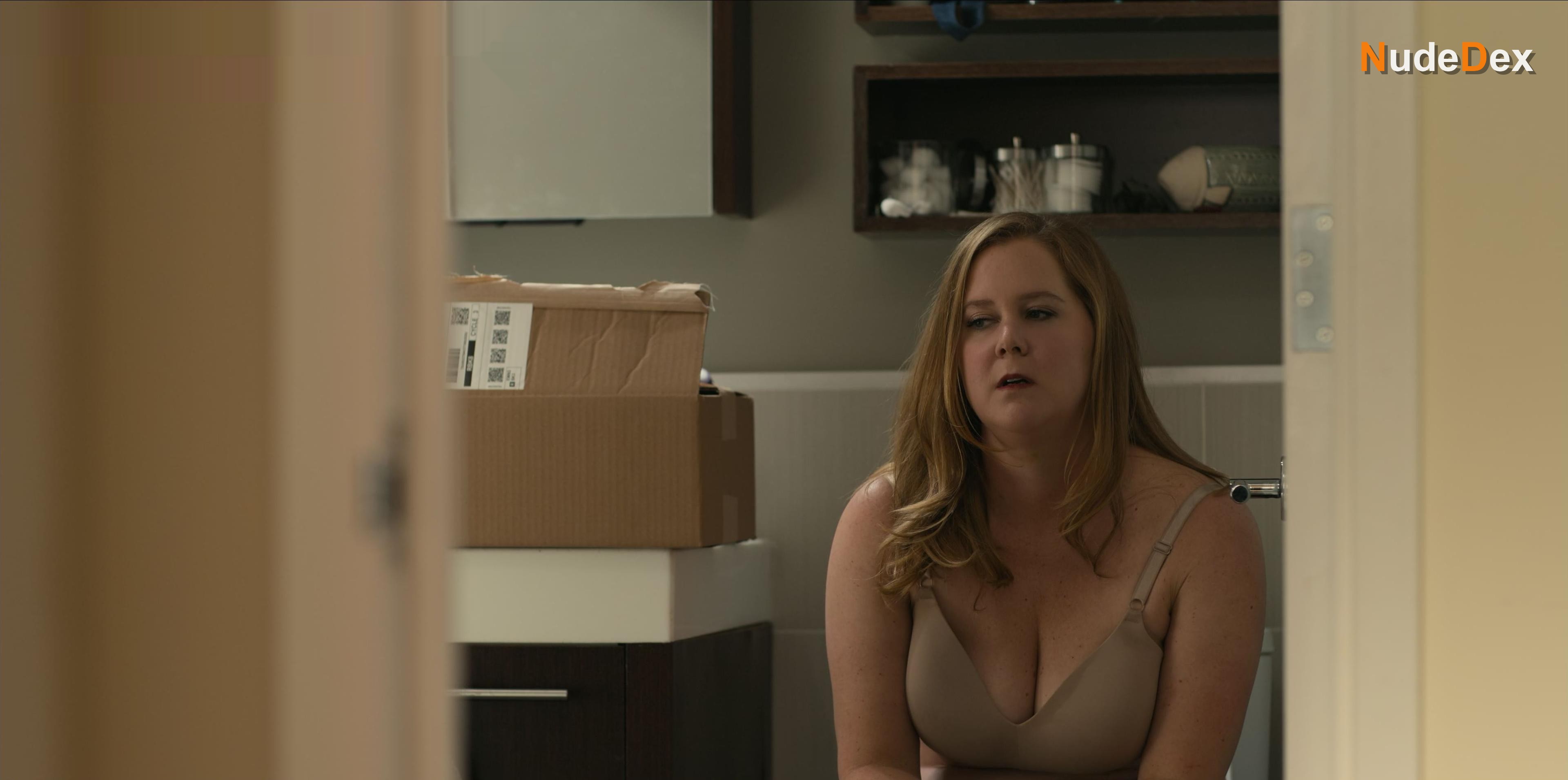 Amy Schumer in Life Beth, photo 1