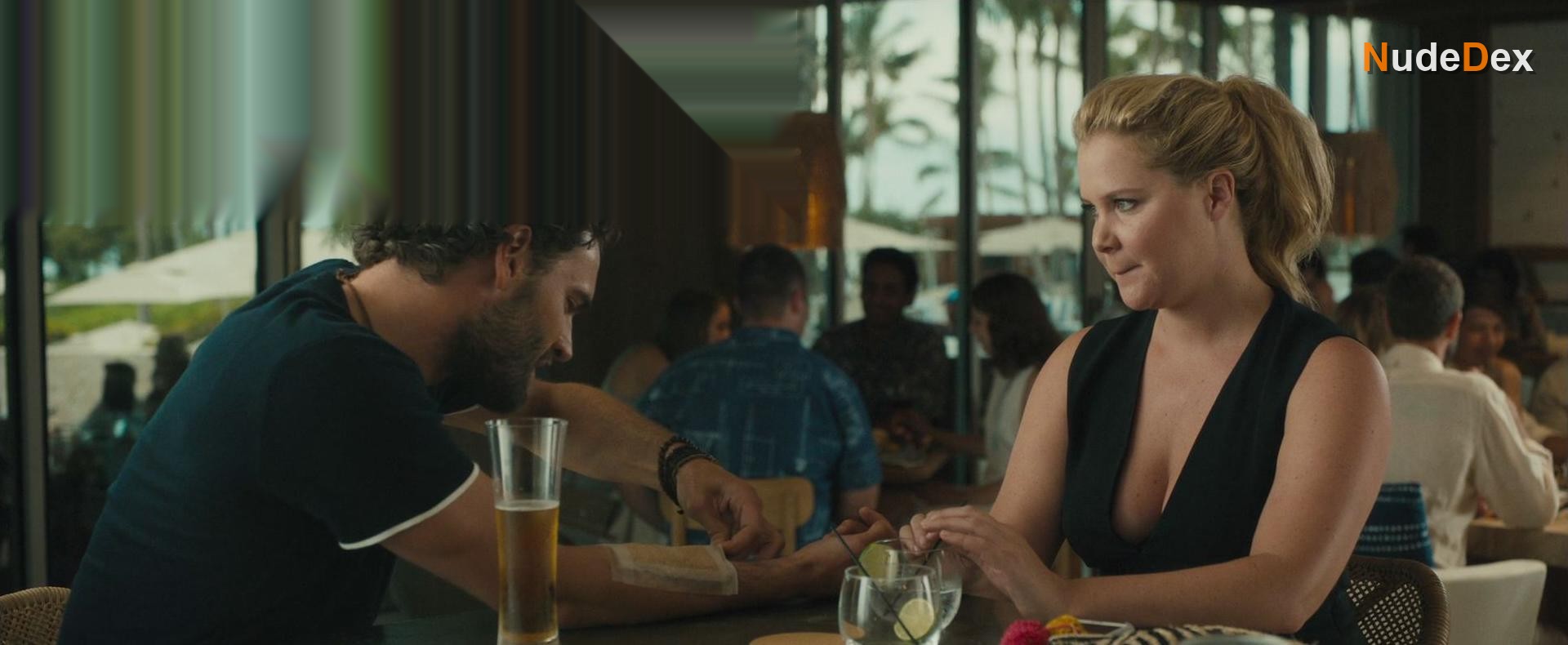 Amy Schumer in Snatched, photo 2