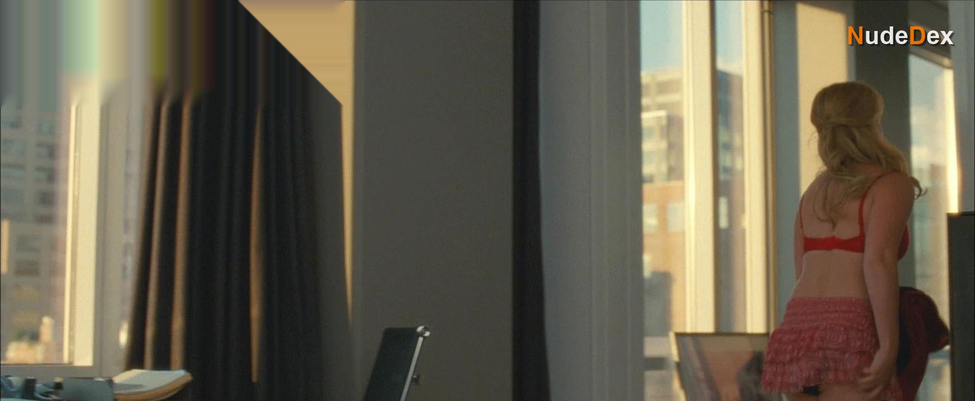 Amy Schumer in Trainwreck, photo 11