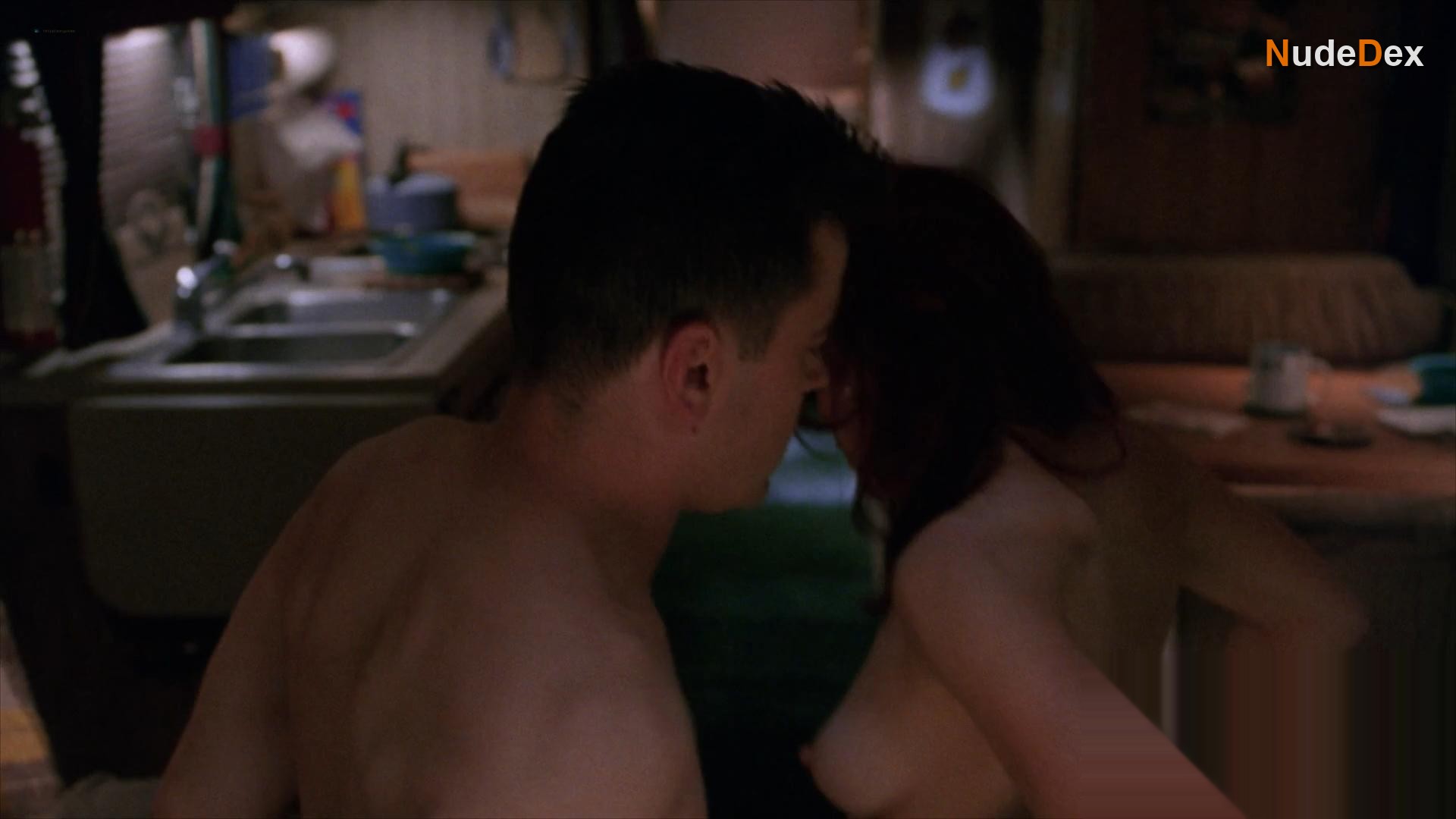 Amy Smart in Campfire Tales, photo 2