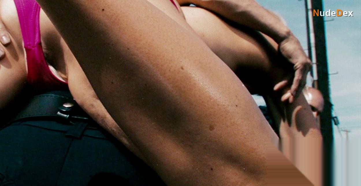 Amy Smart in Crank 2 High Voltage, photo 2