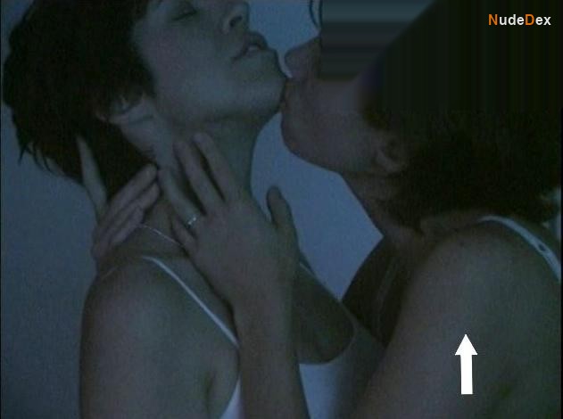 Amy Thiel in Maggie And Annie, photo 5