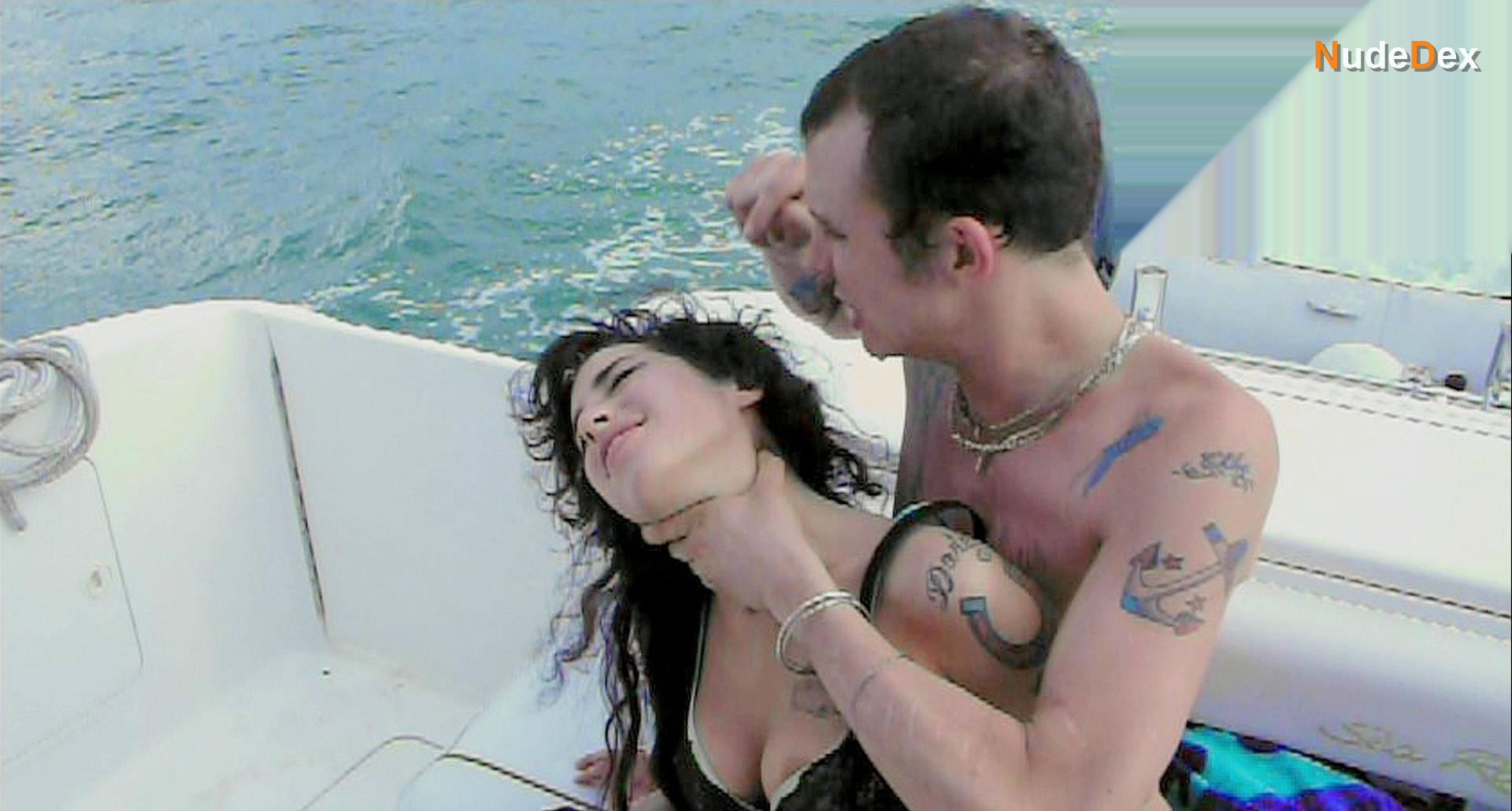 Amy Winehouse in Amy, photo 6