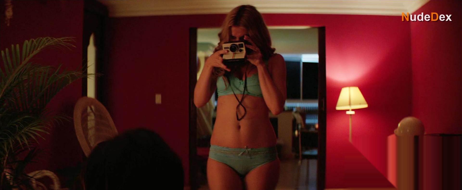 Ana De Armas in Hands Of Stone, photo 9