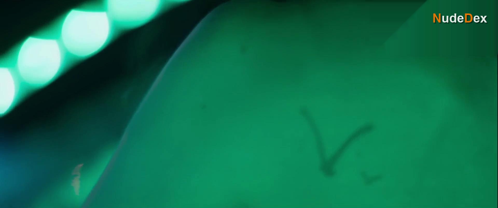 Ana De Ferro in Neon Heart, photo 2