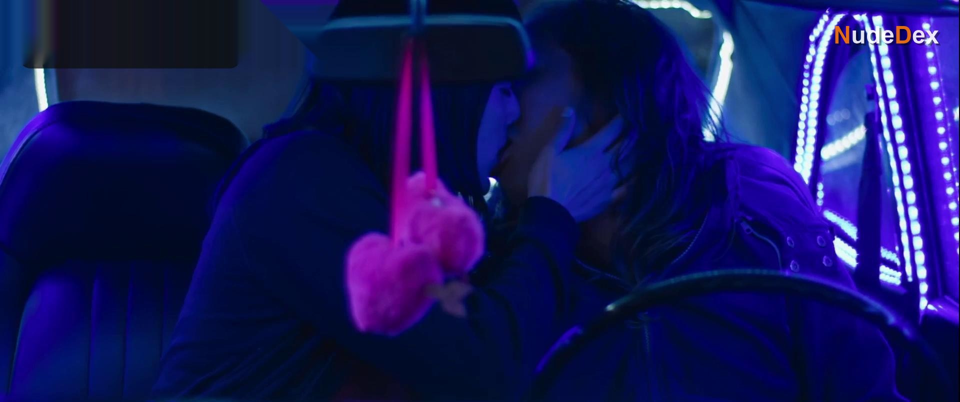 Ana De Ferro in Neon Heart, photo 4