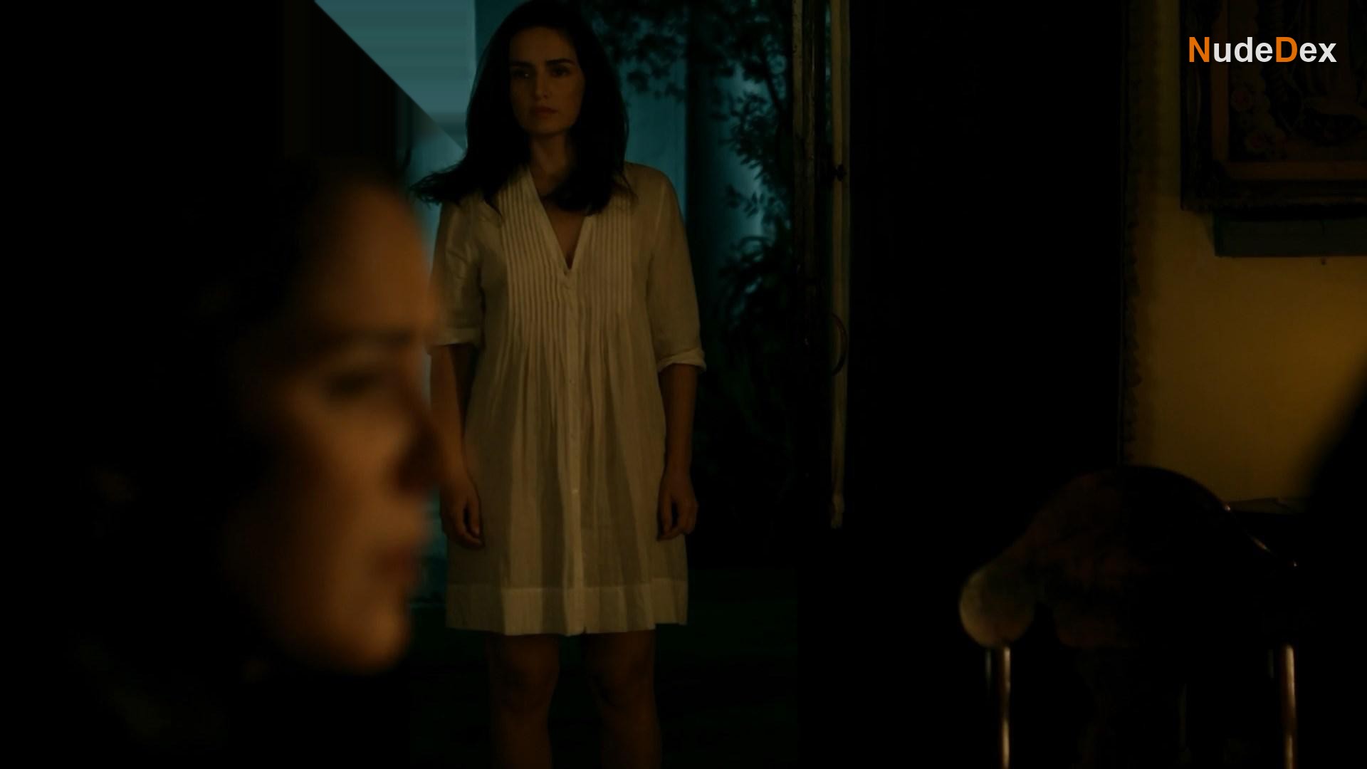 Ana De La Reguera in Las Aparicio, photo 17