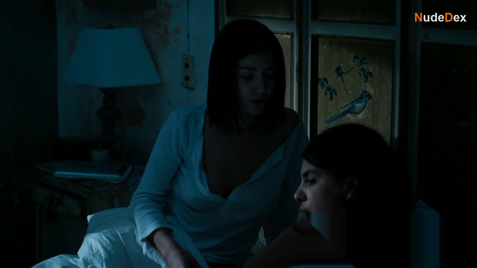 Ana De La Reguera in Las Aparicio, photo 18
