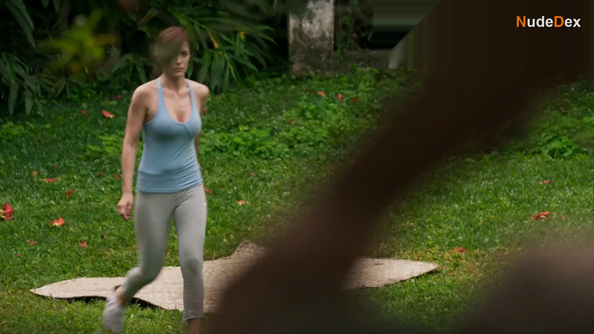 Ana De La Reguera in Las Aparicio, photo 25