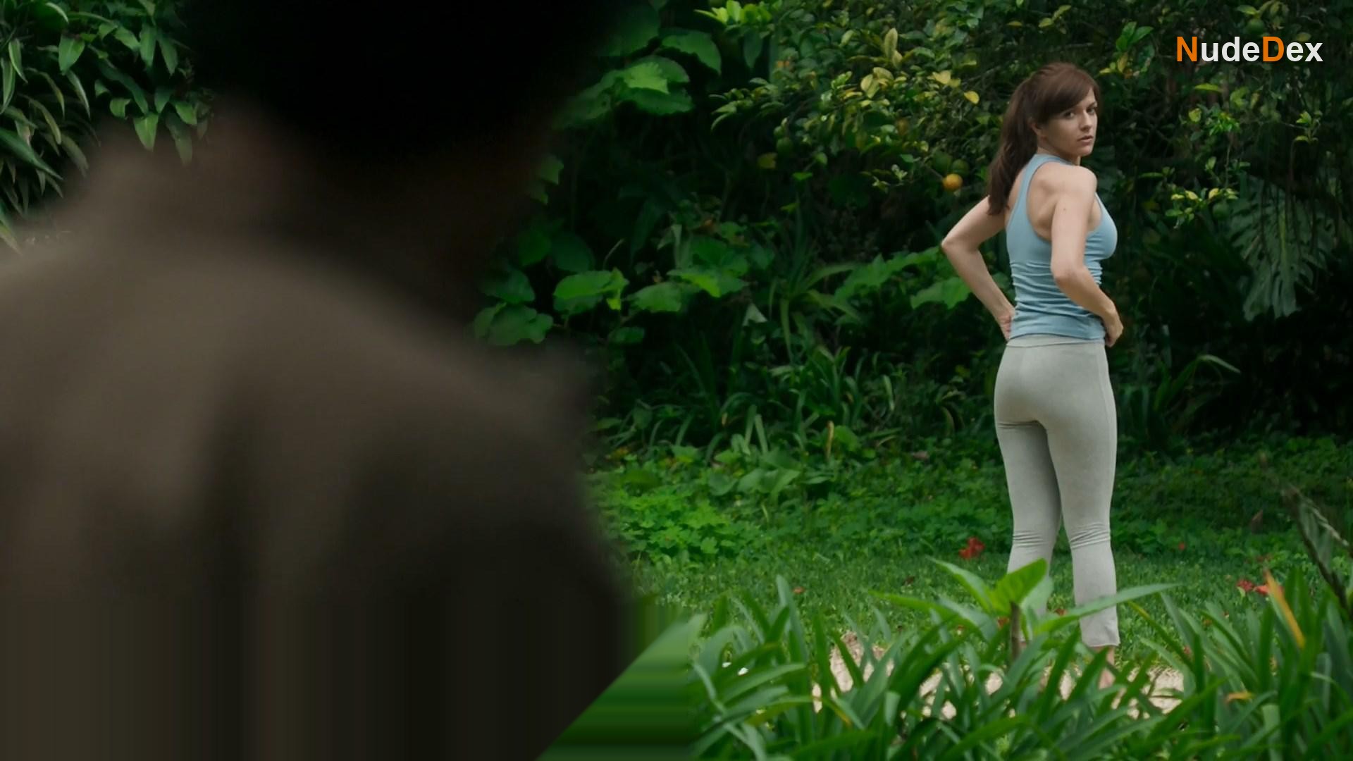Ana De La Reguera in Las Aparicio, photo 31