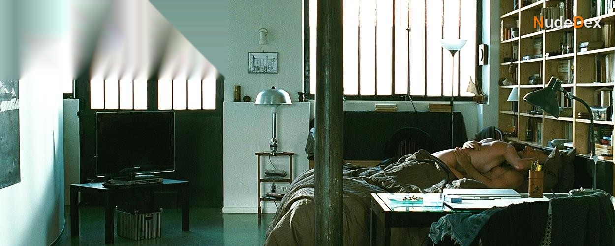 Ana Girardot in Amities Sinceres, photo 2