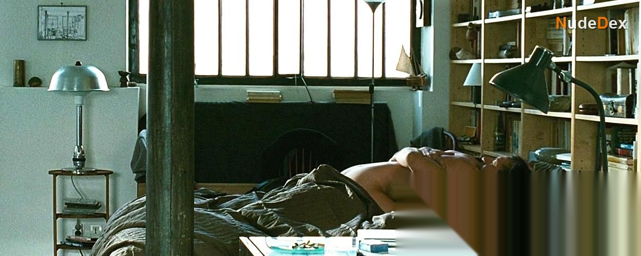 Ana Girardot in Amities Sinceres, photo 4