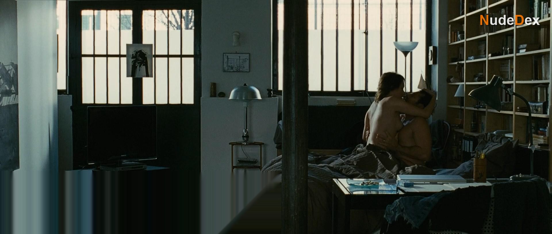 Ana Girardot in Amities Sinceres, photo 6