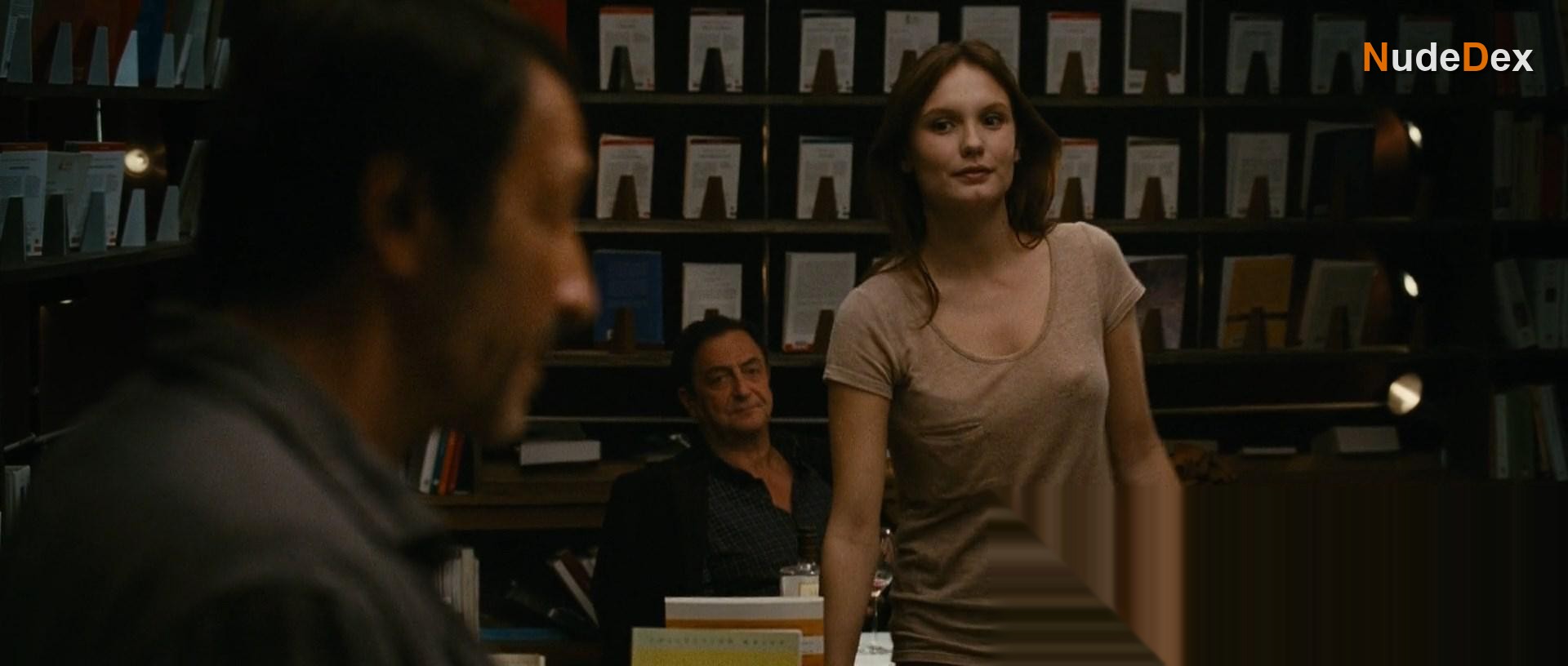Ana Girardot in Amities Sinceres, photo 8