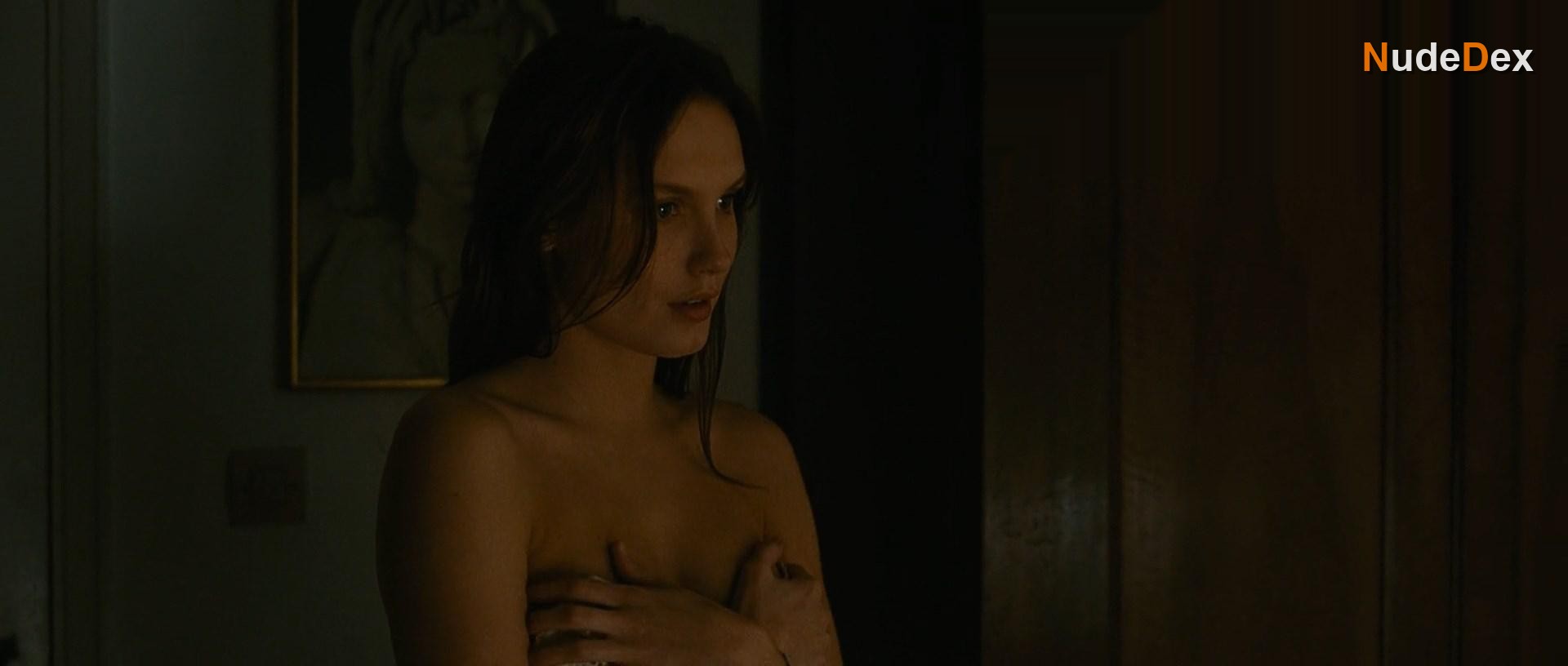 Ana Girardot in Amities Sinceres, photo 9