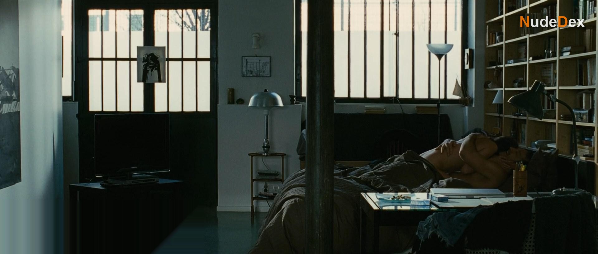 Ana Girardot in Amities Sinceres, photo 11