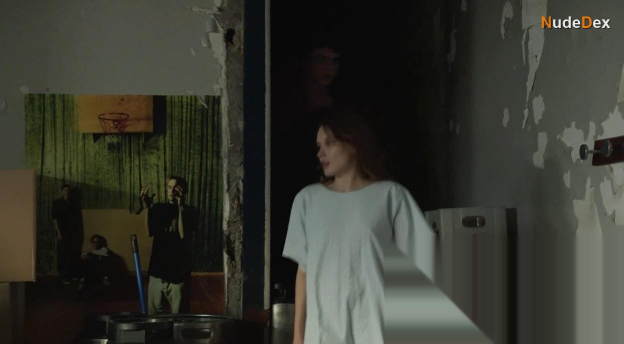 Ana Girardot in The Returned, photo 3