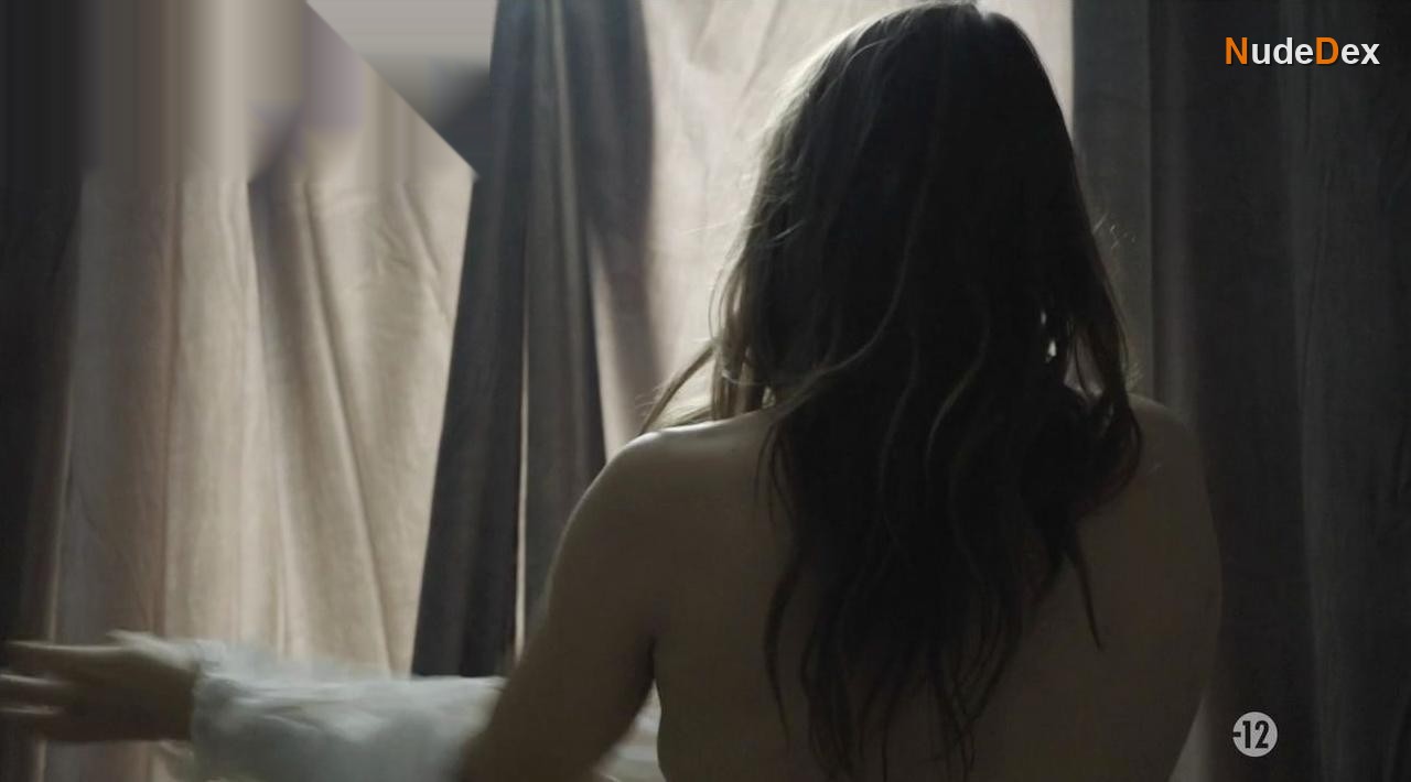 Ana Girardot in The Returned, photo 6