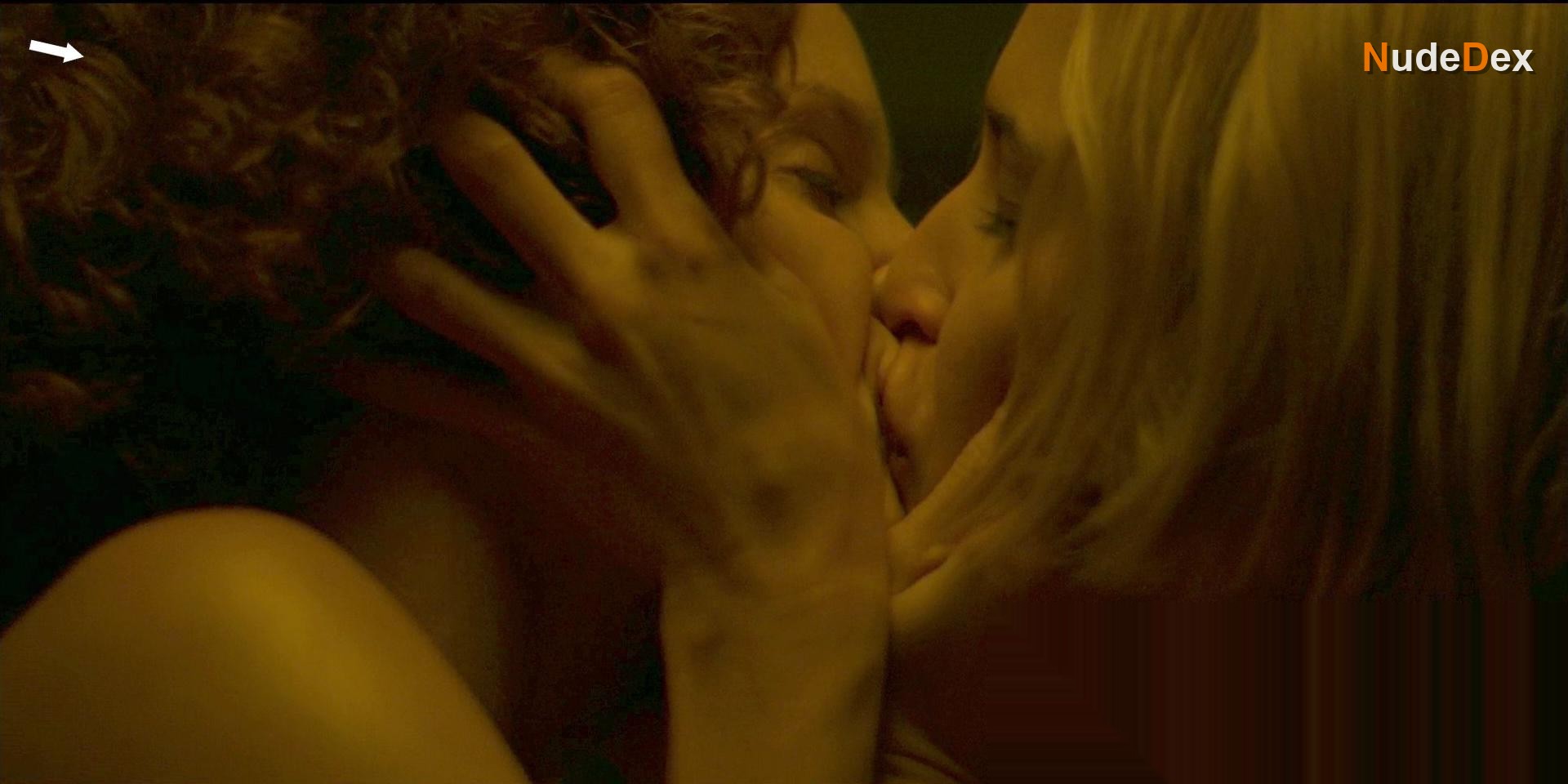 Ana Maria Polvorosa in Cable Girls, photo 8