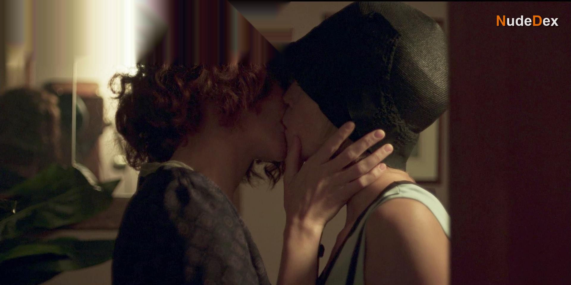 Ana Maria Polvorosa in Cable Girls, photo 9