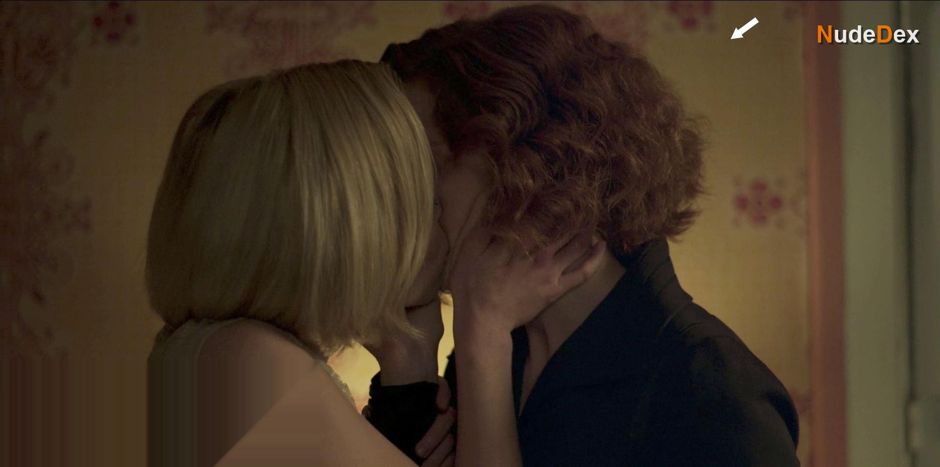 Ana Maria Polvorosa in Cable Girls, photo 11