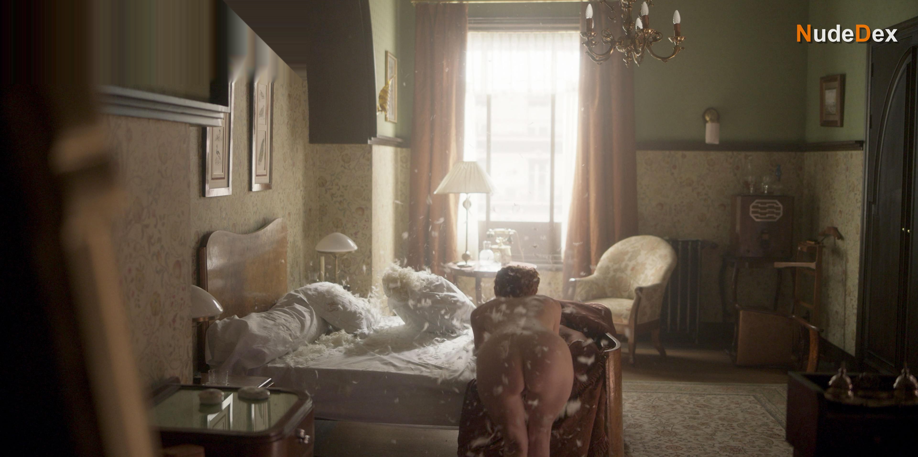 Ana Maria Polvorosa in Cable Girls, photo 22