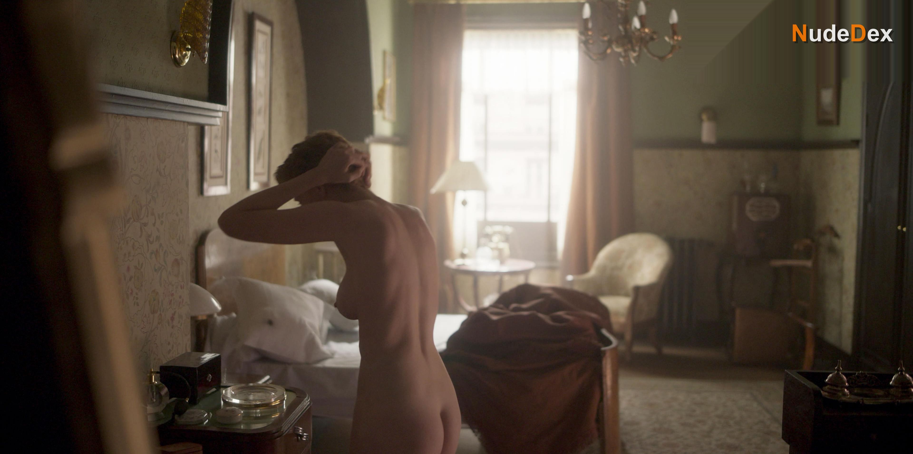 Ana Maria Polvorosa in Cable Girls, photo 27